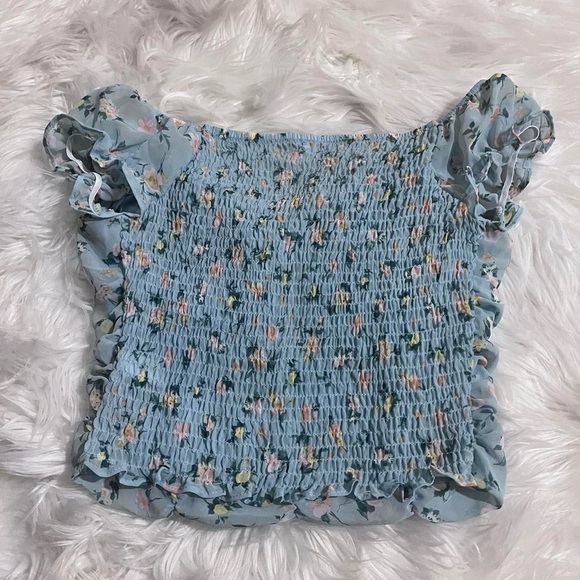 ✨20% Off Sale✨NWT Active USA - Light Blue Ruched Floral Crop Top - Picture 4 of 6